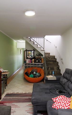 Casa à venda com 150m², 3 quartos e 2 vagasSala