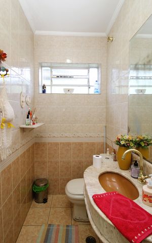 Casa à venda com 150m², 3 quartos e 2 vagasLavabo
