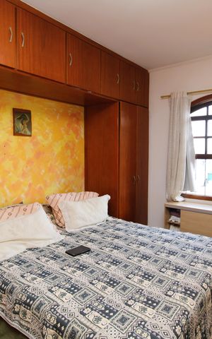 Casa à venda com 150m², 3 quartos e 2 vagasSuíte