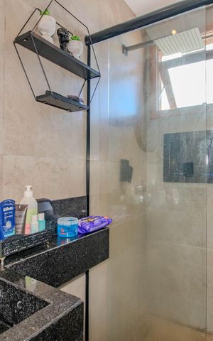 Apartamento para alugar com 196m², 4 quartos e 2 vagas Apartamento para alugar com 196m², 4 quartos e 2 vagasBanheiro da Suíte 2