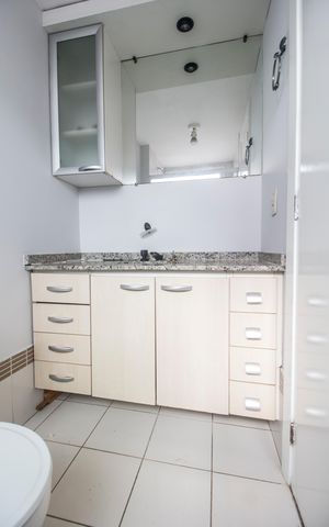 Apartamento à venda com 77m², 2 quartos e 1 vaga Apartamento à venda com 77m², 2 quartos e 1 vagaBanheiro da Suíte