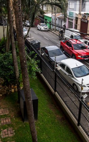 Apartamento à venda com 77m², 2 quartos e 1 vaga Apartamento à venda com 77m², 2 quartos e 1 vagaVista da Sacada