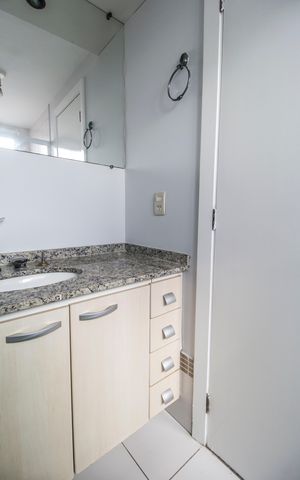 Apartamento à venda com 77m², 2 quartos e 1 vaga Apartamento à venda com 77m², 2 quartos e 1 vagaBanheiro da Suíte