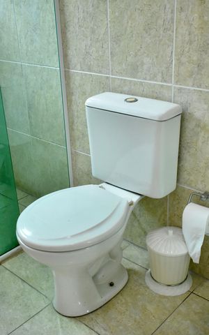Casa à venda com 200m², 4 quartos e 4 vagas Casa à venda com 200m², 4 quartos e 4 vagasBanheiro da Suíte 2