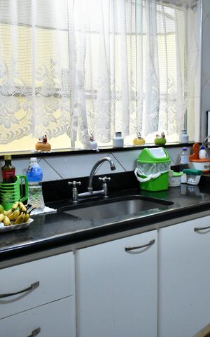 Casa à venda com 200m², 4 quartos e 4 vagas Casa à venda com 200m², 4 quartos e 4 vagasCozinha