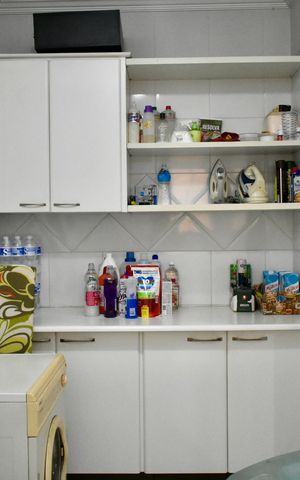 Casa à venda com 200m², 4 quartos e 4 vagas Casa à venda com 200m², 4 quartos e 4 vagasÁrea de Serviço