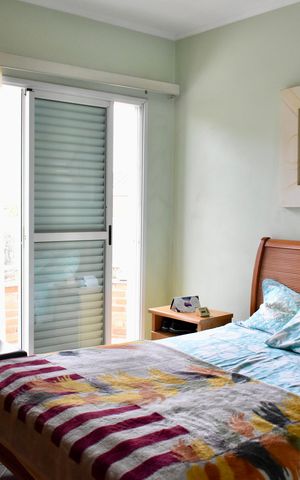 Casa à venda com 200m², 4 quartos e 4 vagas Casa à venda com 200m², 4 quartos e 4 vagasSuíte 1