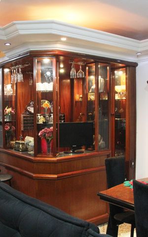 Casa à venda com 276m², 4 quartos e 4 vagasSala
