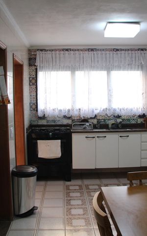 Casa à venda com 276m², 4 quartos e 4 vagasCozinha