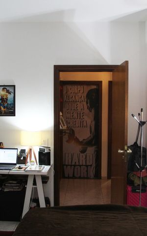 Casa à venda com 276m², 4 quartos e 4 vagasSuíte