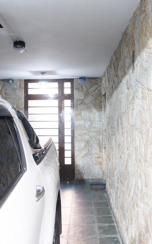 Casa à venda com 276m², 4 quartos e 4 vagasGaragem