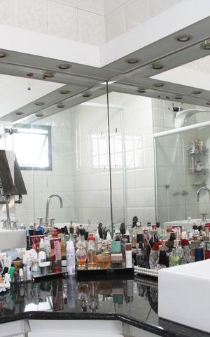 Casa à venda com 276m², 4 quartos e 4 vagasBanheiro da Suíte