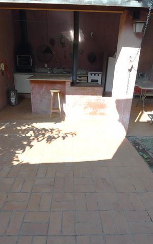 Casa à venda com 150m², 3 quartos e 2 vagasChurrasqueira