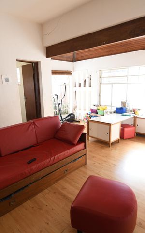 Casa à venda com 150m², 3 quartos e 2 vagasSala