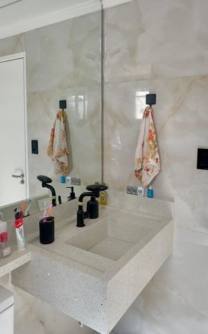 Apartamento à venda com 100m², 2 quartos e 2 vagas Apartamento à venda com 100m², 2 quartos e 2 vagasBanheiro Suíte 1