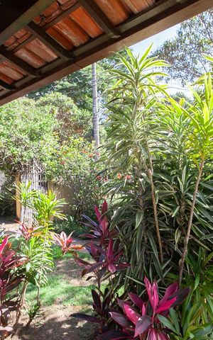 Casa à venda com 1400m², 4 quartos e 5 vagas Casa à venda com 1400m², 4 quartos e 5 vagasQuintal