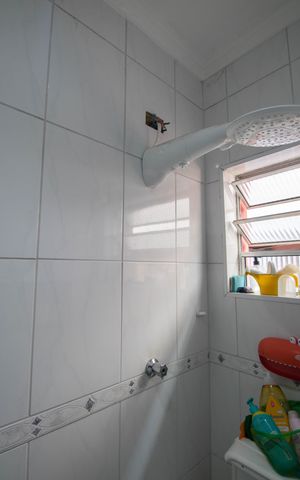 Casa à venda com 132m², 4 quartos e 2 vagas Casa à venda com 132m², 4 quartos e 2 vagasBanheiro