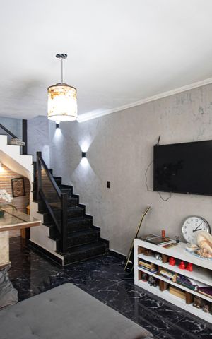 Casa à venda com 132m², 4 quartos e 2 vagas Casa à venda com 132m², 4 quartos e 2 vagasSala