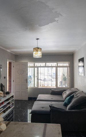 Casa à venda com 132m², 4 quartos e 2 vagas Casa à venda com 132m², 4 quartos e 2 vagasSala