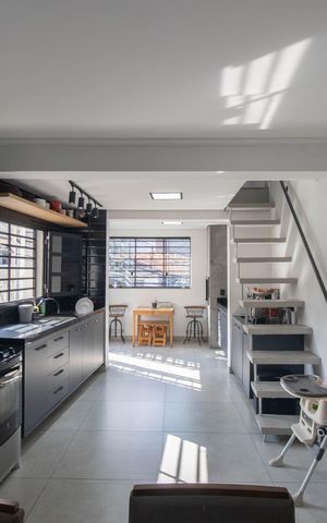 Casa à venda com 132m², 4 quartos e 2 vagas Casa à venda com 132m², 4 quartos e 2 vagasCozinha