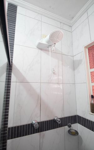 Casa à venda com 132m², 4 quartos e 2 vagas Casa à venda com 132m², 4 quartos e 2 vagasBanheiro da Suíte 2