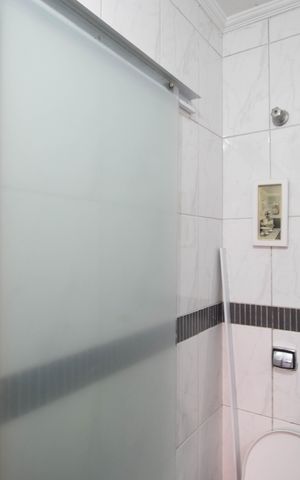 Casa à venda com 132m², 4 quartos e 2 vagas Casa à venda com 132m², 4 quartos e 2 vagasBanheiro da Suíte 2