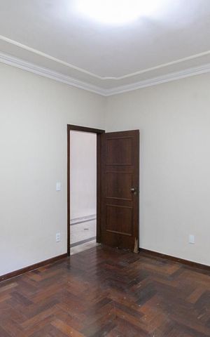 Casa à venda com 600m², 4 quartos e 4 vagas Casa à venda com 600m², 4 quartos e 4 vagasSuíte 1