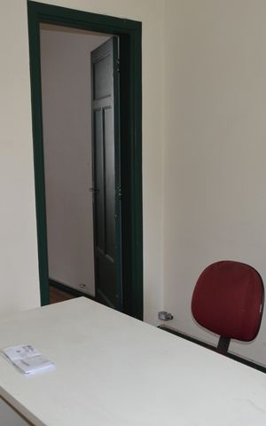 Casa à venda com 183m², 3 quartos e 2 vagasSala