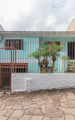 Casa à venda com 198m², 2 quartos e 4 vagasFachada