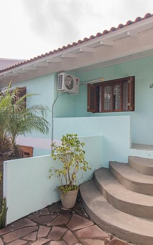 Casa à venda com 198m², 2 quartos e 4 vagasFachada