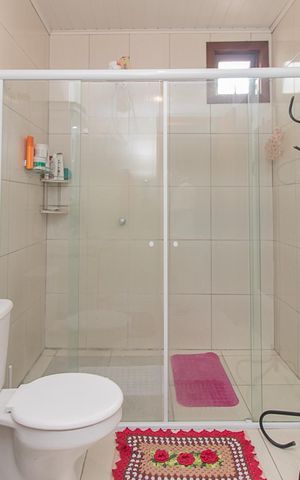 Casa à venda com 198m², 2 quartos e 4 vagasBanheiro