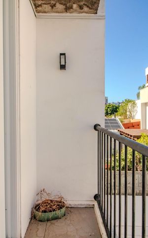 Casa à venda com 350m², 3 quartos e 3 vagas Casa à venda com 350m², 3 quartos e 3 vagasQuarto - Varanda