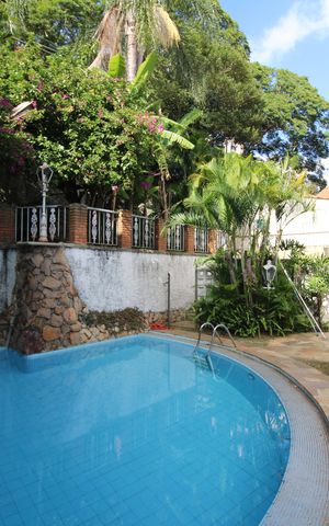 Casa à venda com 653m², 3 quartos e 7 vagasQuintal