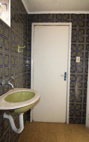 Casa à venda com 653m², 3 quartos e 7 vagasEdícula - Banheiro