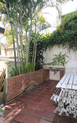 Casa à venda com 653m², 3 quartos e 7 vagasQuintal