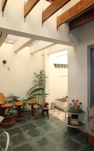 Casa à venda com 653m², 3 quartos e 7 vagasQuintal