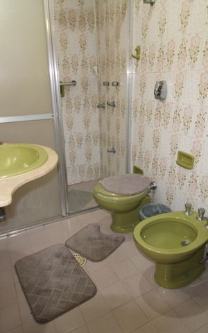 Casa à venda com 653m², 3 quartos e 7 vagasBanheiro