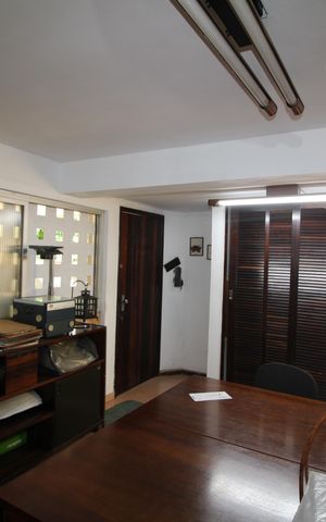 Casa à venda com 653m², 3 quartos e 7 vagasEdícula