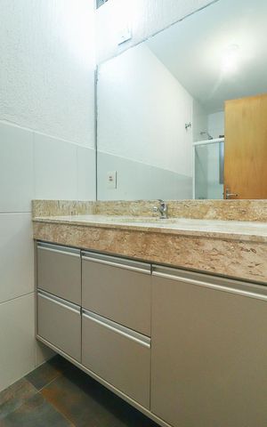 Casa de condomínio à venda com 179m², 3 quartos e 2 vagasBanheiro da Suíte