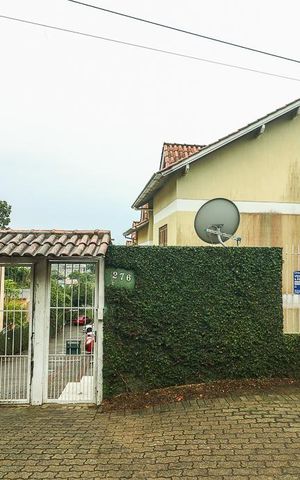 Casa de condomínio à venda com 179m², 3 quartos e 2 vagasFachada