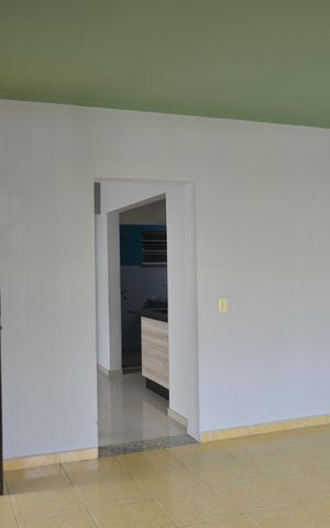 Casa à venda com 148m², 4 quartos e 2 vagasSala