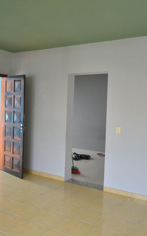 Casa à venda com 148m², 4 quartos e 2 vagasSala