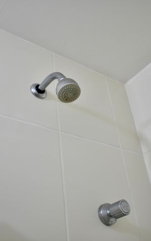 Apartamento à venda com 55m², 2 quartos e 2 vagas Apartamento à venda com 55m², 2 quartos e 2 vagasBanheiro