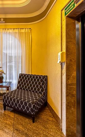 Apartamento à venda com 320m², 4 quartos e 2 vagas Apartamento à venda com 320m², 4 quartos e 2 vagasHall de entrada