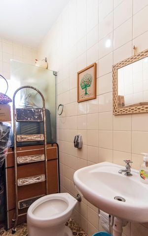 Apartamento à venda com 320m², 4 quartos e 2 vagas Apartamento à venda com 320m², 4 quartos e 2 vagasBanheiro de serviço