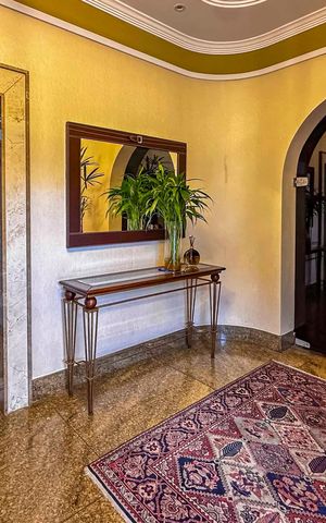Apartamento à venda com 320m², 4 quartos e 2 vagas Apartamento à venda com 320m², 4 quartos e 2 vagasHall de entrada