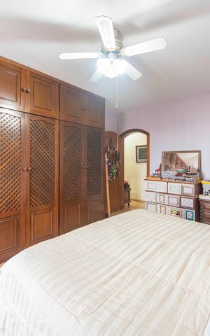 Apartamento à venda com 320m², 4 quartos e 2 vagas Apartamento à venda com 320m², 4 quartos e 2 vagasSuíte