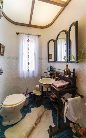 Apartamento à venda com 320m², 4 quartos e 2 vagas Apartamento à venda com 320m², 4 quartos e 2 vagasLavabo