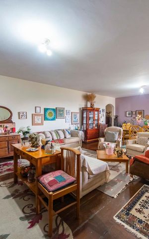 Apartamento à venda com 320m², 4 quartos e 2 vagas Apartamento à venda com 320m², 4 quartos e 2 vagasSala