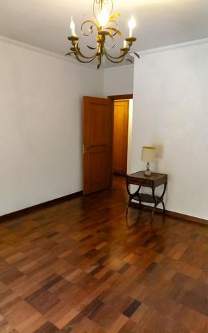 Casa à venda com 1157m², 6 quartos e 8 vagas Casa à venda com 1157m², 6 quartos e 8 vagasSuíte